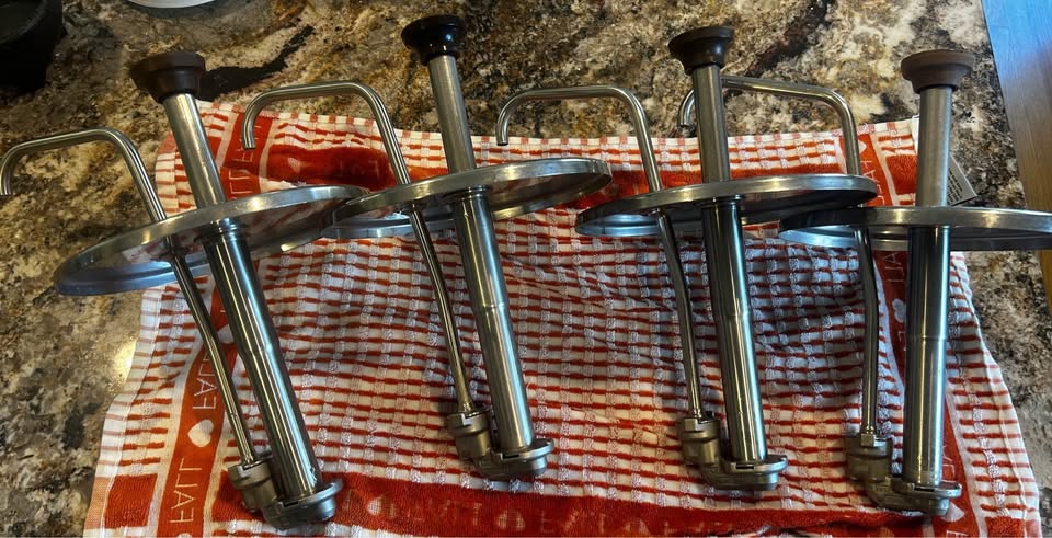 Server Products SER83200 13 Inch Pump with Non Locking Lid for 4 Qt Inset