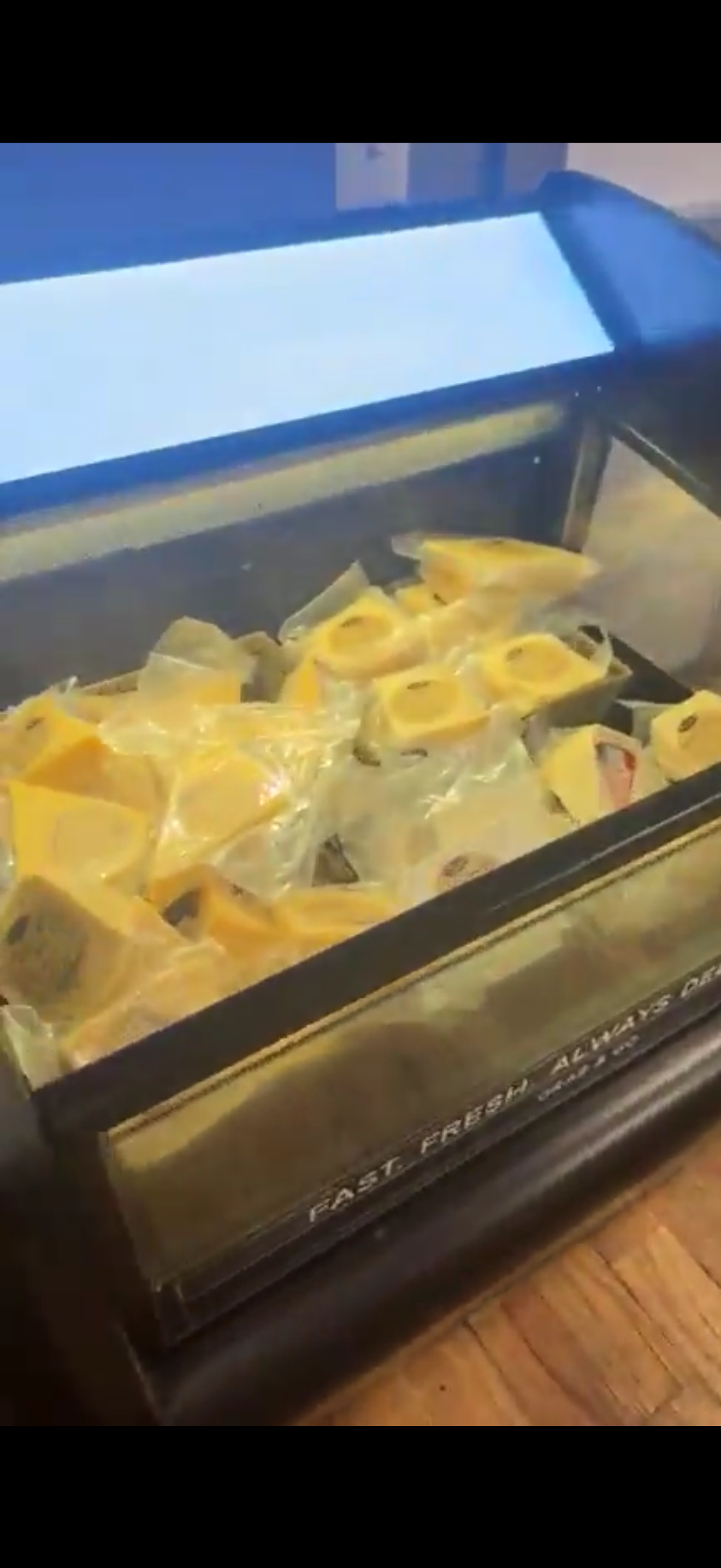 Mtlcool Oasis-36 3' Grab & Go Cooler Refrigerated Display Merchandiser