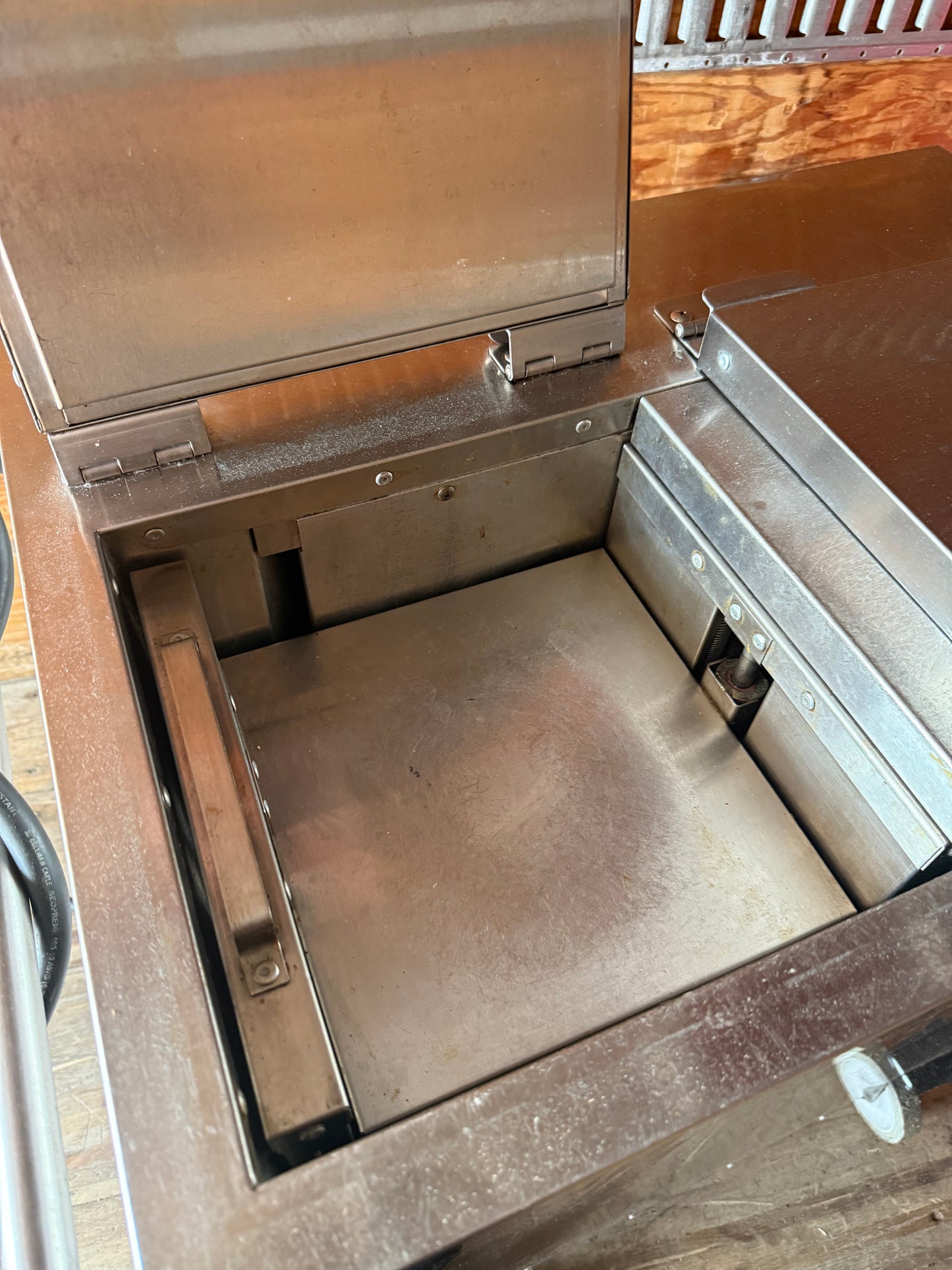 Dish Heater, 2 Well, for 9" Dishes - DH07 Pre Owned